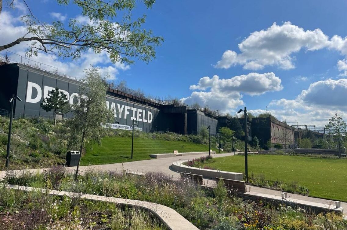 Image of grassed verge in Mayfield Park